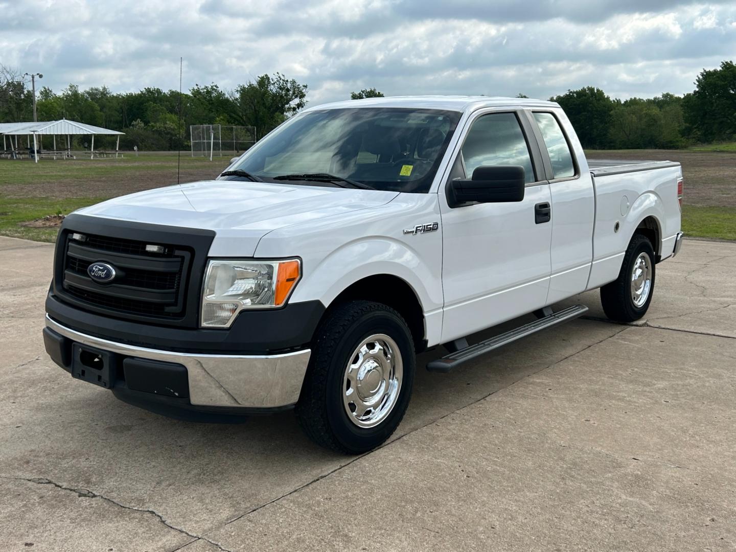 2014 White /Gray Ford F-150 XL SuperCab 6.5-ft. Bed 2WD (1FTEX1CM8EK) with an 3.7L V6 DOHC 24V engine, 6-Speed Automatic transmission, located at 17760 Hwy 62, Morris, OK, 74445, (918) 733-4887, 35.609104, -95.877060 - Photo#0